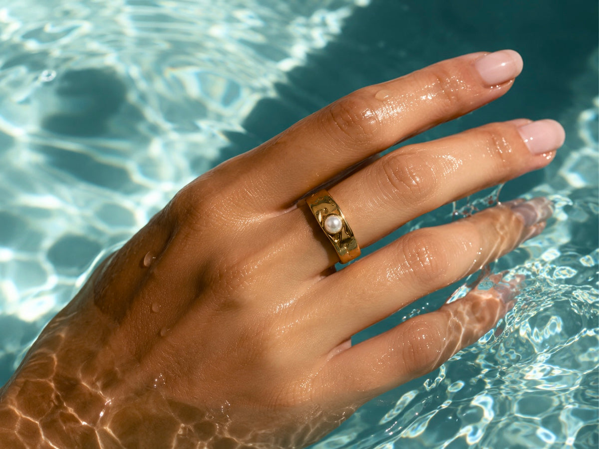 Luna Pearl Ring