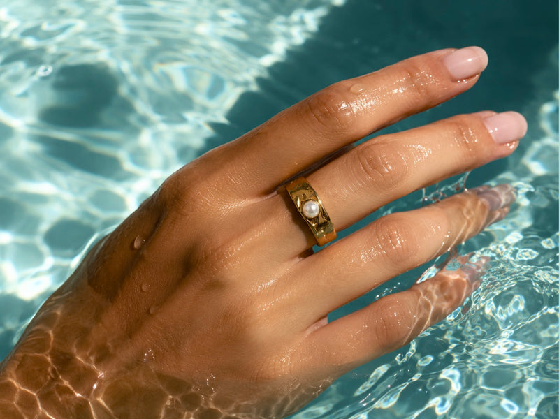Luna Pearl Ring