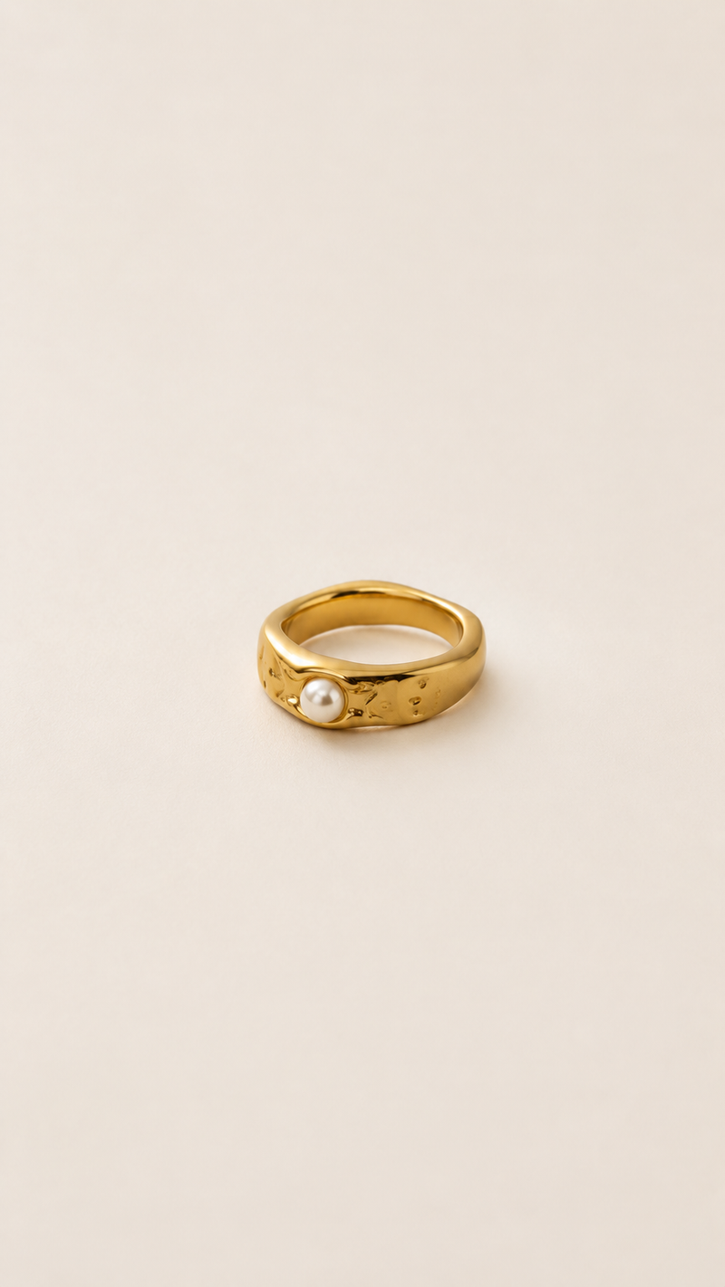 Luna Pearl Ring