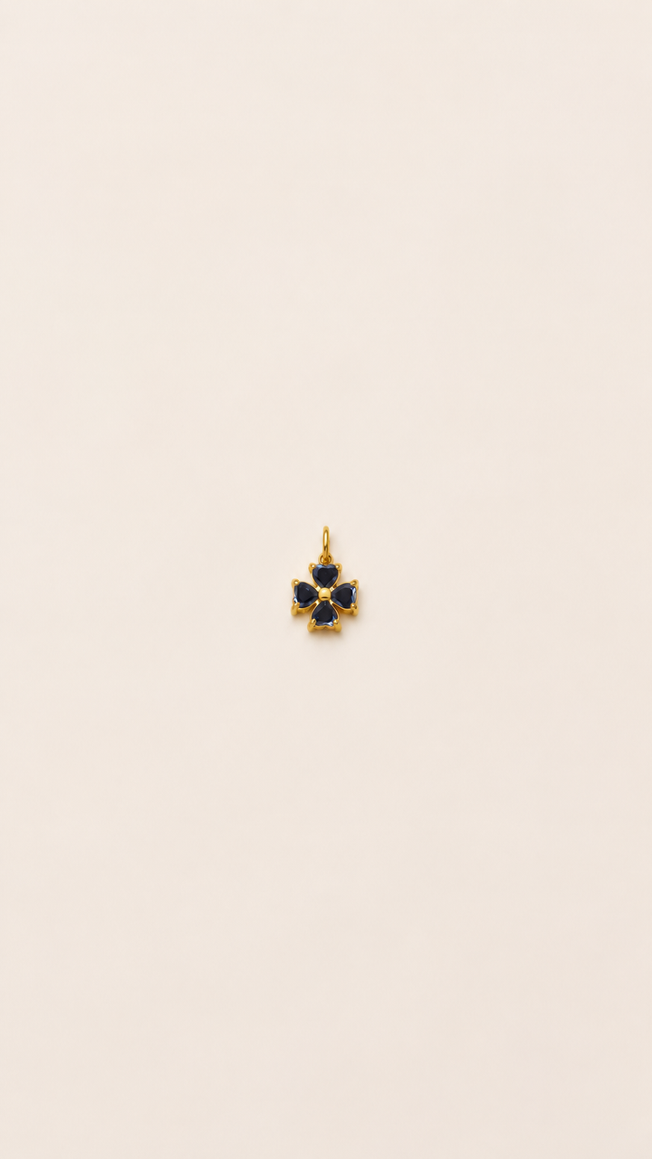 Noir Fleur Charm – Black