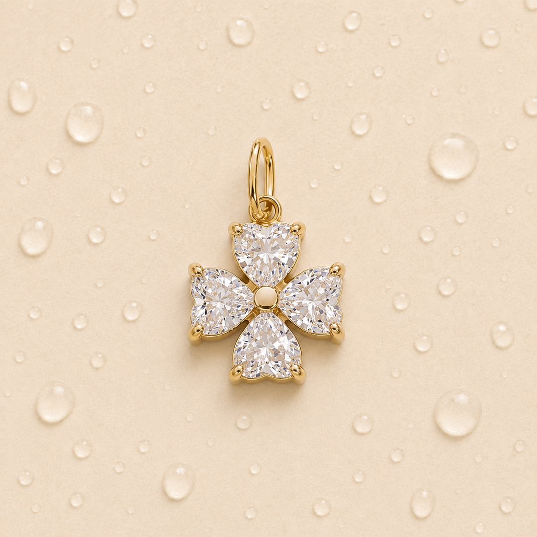 Noir Fleur Charm – White